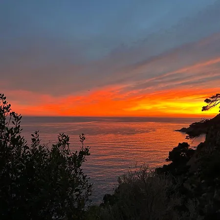 ⭑ Sea Views + Private Beach. What Else? ⭑ Appartement *