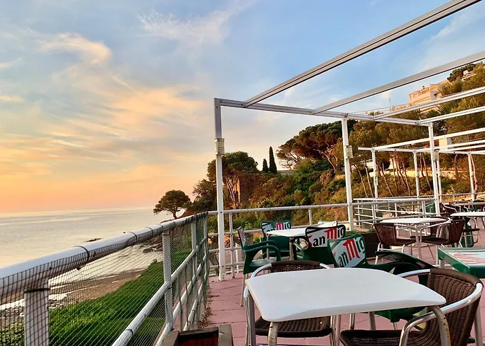 Appartement ⭑ Sea Views + Private Beach. What Else? ⭑