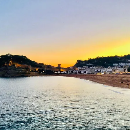 公寓 ⭑ Sea Views + Private Beach. What Else? ⭑