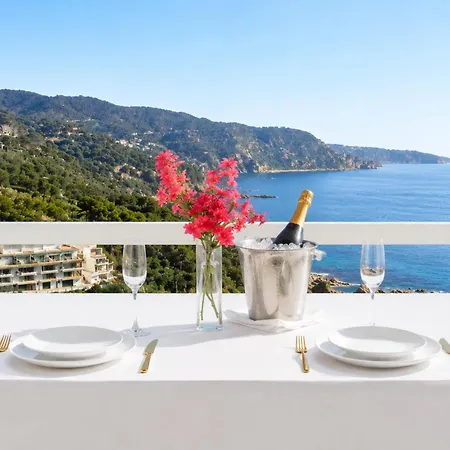⭑ Sea Views + Private Beach. What Else? ⭑ 公寓 滨海托萨