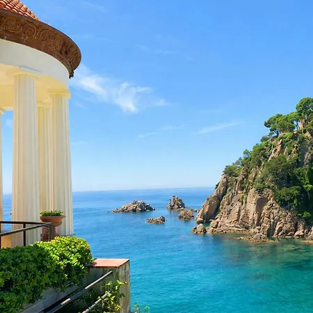 ⭑ Sea Views + Private Beach. What Else? ⭑ 滨海托萨