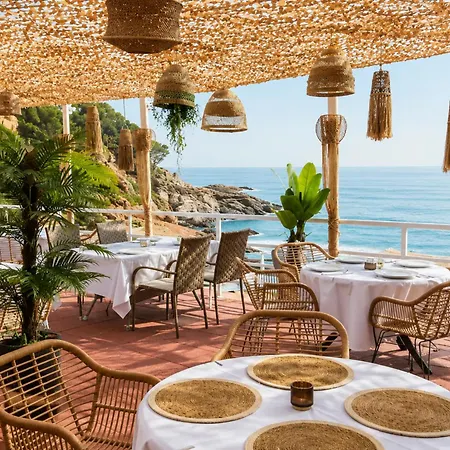 ⭑ Sea Views + Private Beach. What Else? ⭑ 公寓 滨海托萨