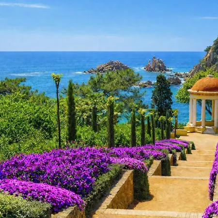 ⭑ Sea Views + Private Beach. What Else? ⭑ * 滨海托萨